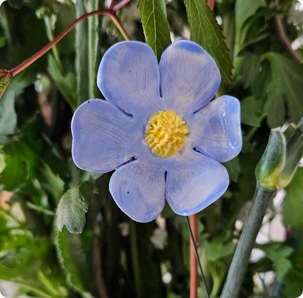 Fleurette 6 pétales bleu clair
